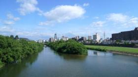 宮沢橋から仙台中心部の眺望